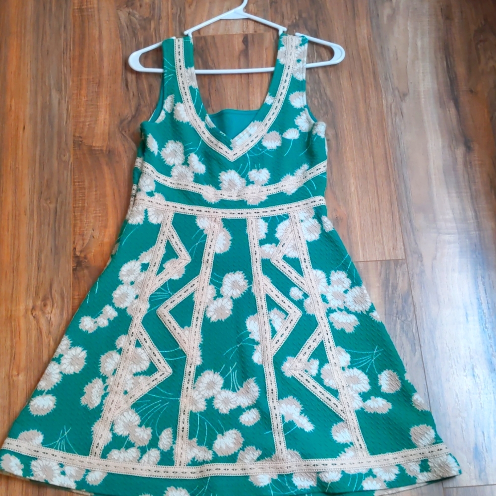 Anthropologie green dress size 6